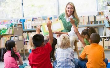 Barcelona: Los niños en la escuela aprenderán sobre diversidad sexual