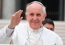 Papa Francisco pide perdón a hombre gay víctima de Karadima