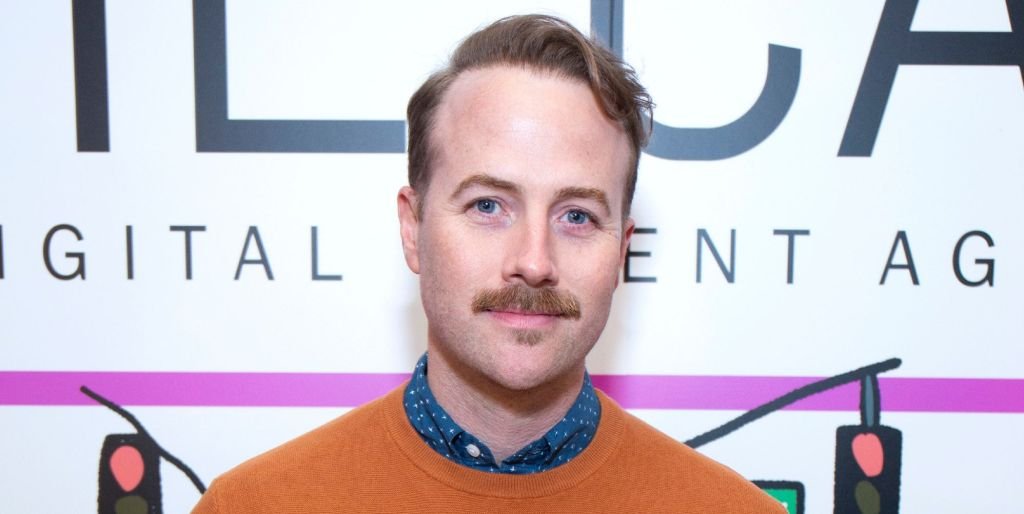 Bret Shuford asiste a la fiesta de lanzamiento de The Cast Broadway Talent Agency en el W Hotel Times Square el 12 de noviembre de 2018