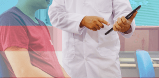 California: Familias demandan a hospital por suspender atención trans